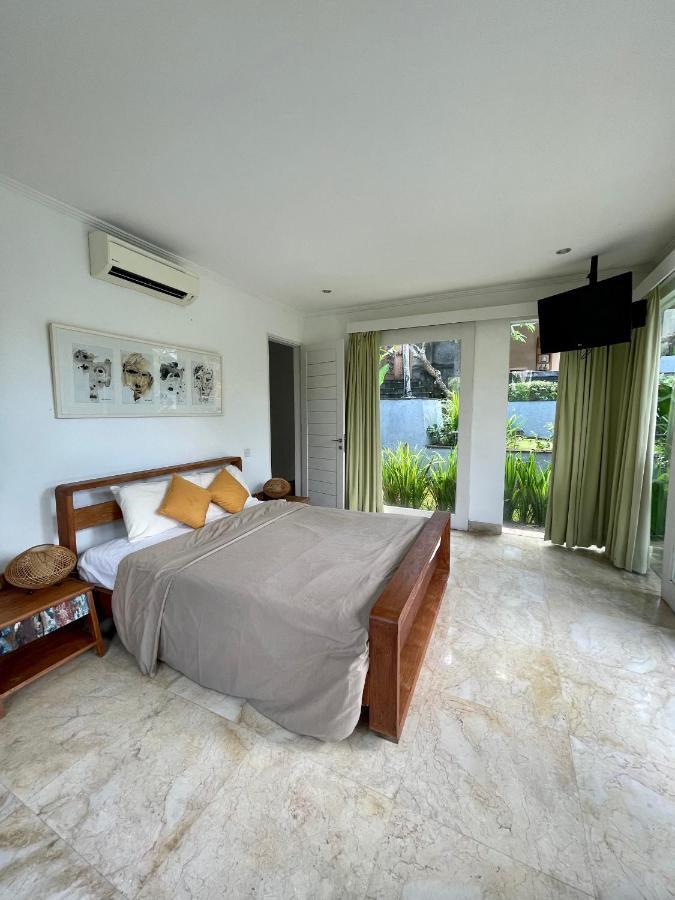 Private Suite In A Kids Friendly Big Shared Villa In Canggu Exterior photo
