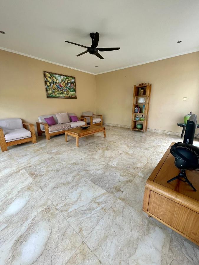 Private Suite In A Kids Friendly Big Shared Villa In Canggu Exterior photo
