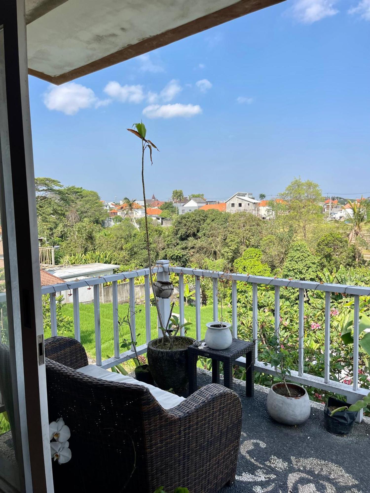 Private Suite In A Kids Friendly Big Shared Villa In Canggu Exterior photo
